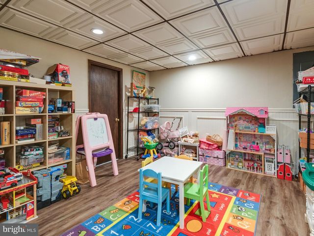28 PATRIOT LN, Thornton, PA 19373