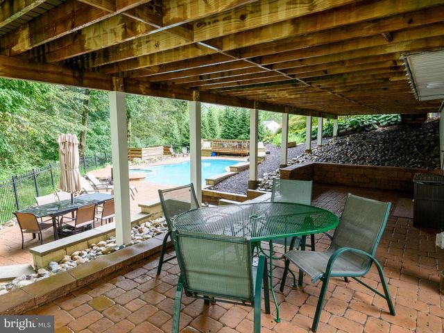 28 PATRIOT LN, Thornton, PA 19373