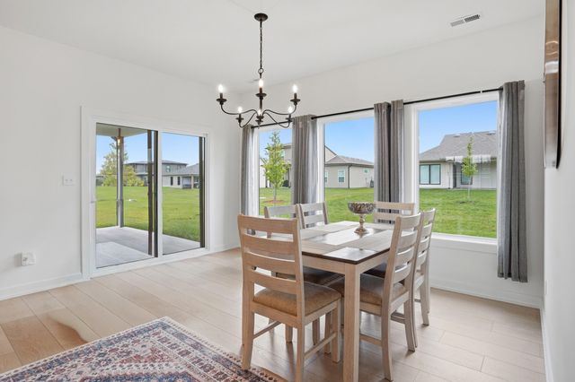 2305 N TRAVELLER DR, Columbia, MO 65202