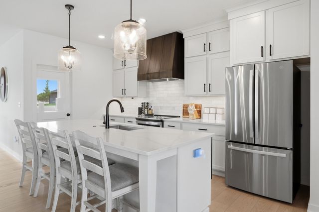 2305 N TRAVELLER DR, Columbia, MO 65202