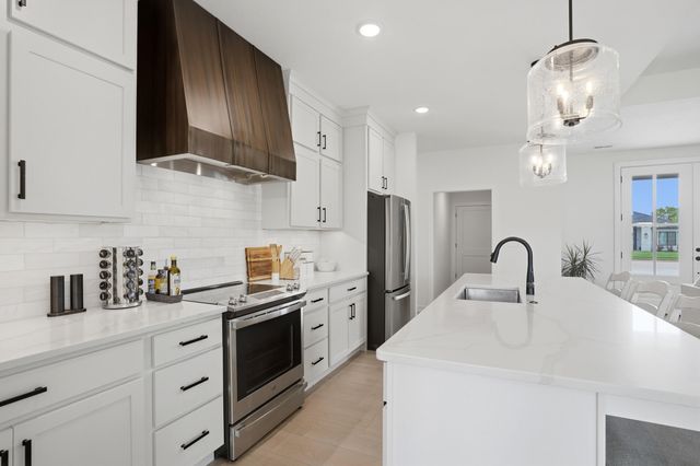 2305 N TRAVELLER DR, Columbia, MO 65202
