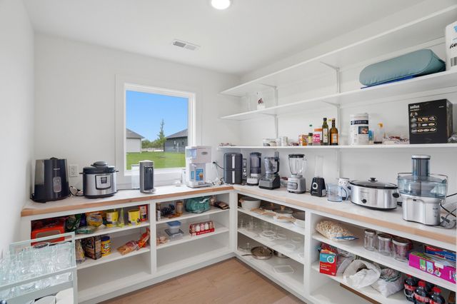 2305 N TRAVELLER DR, Columbia, MO 65202