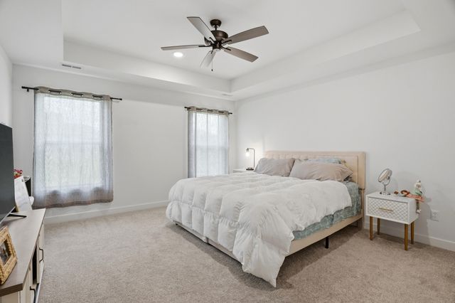 2305 N TRAVELLER DR, Columbia, MO 65202