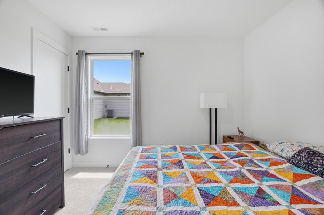 2305 N TRAVELLER DR, Columbia, MO 65202