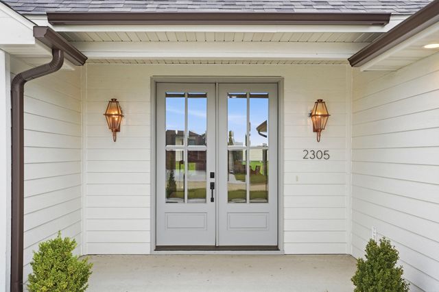 2305 N TRAVELLER DR, Columbia, MO 65202