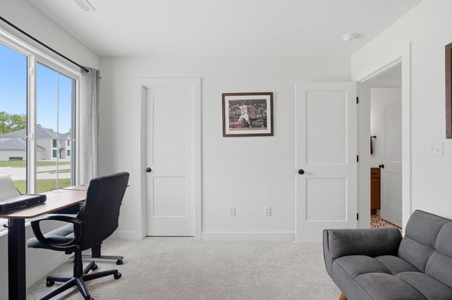 2305 N TRAVELLER DR, Columbia, MO 65202