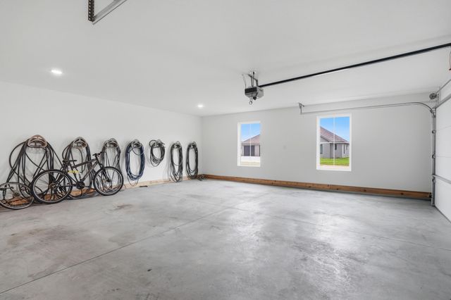 2305 N TRAVELLER DR, Columbia, MO 65202