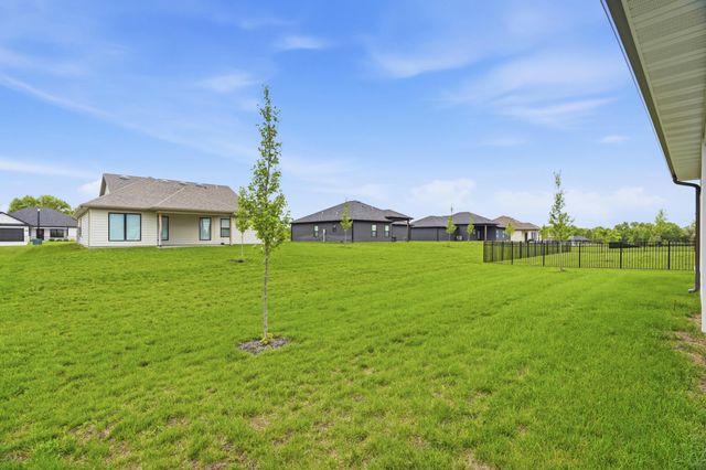 2305 N TRAVELLER DR, Columbia, MO 65202