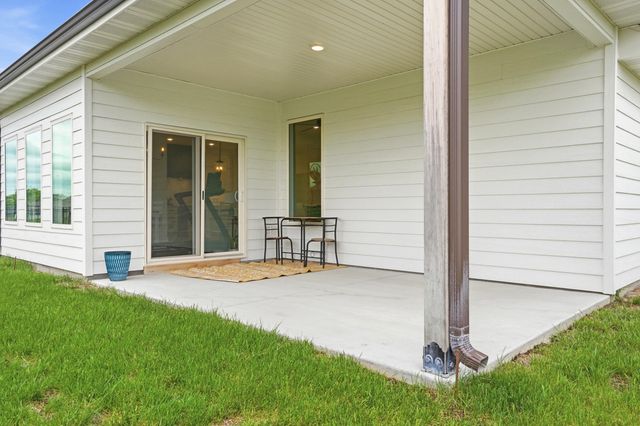 2305 N TRAVELLER DR, Columbia, MO 65202