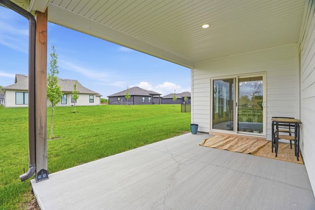 2305 N TRAVELLER DR, Columbia, MO 65202