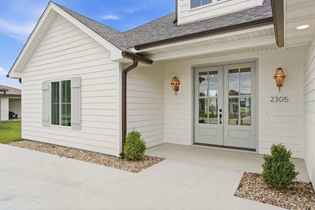 2305 N TRAVELLER DR, Columbia, MO 65202