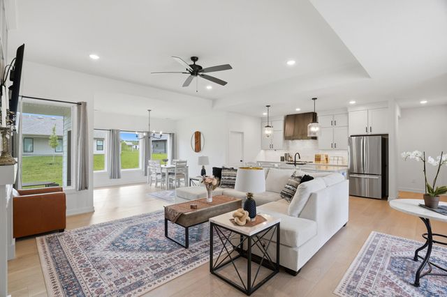 2305 N TRAVELLER DR, Columbia, MO 65202