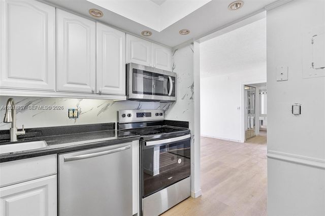 20335 W Country Club Dr 1608, Aventura, FL 33180