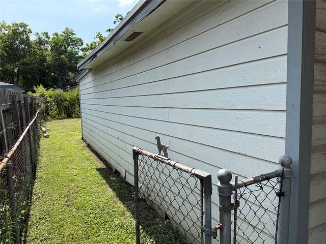 6803 Dionne Drive, Houston, TX 77076