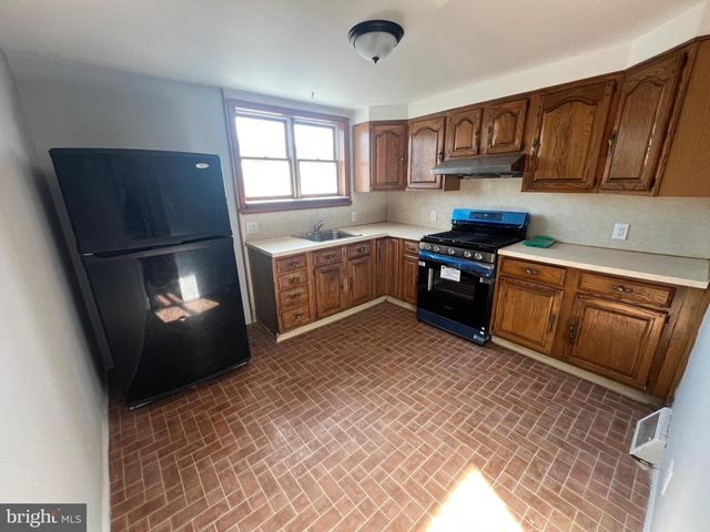 2056 ROBBINS AVE, Philadelphia, PA 19149