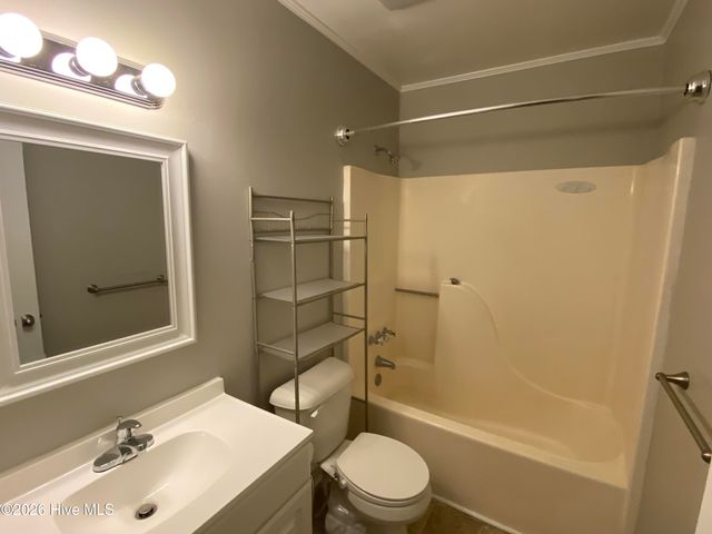 102 Colonial Street, Beaufort, NC 28516