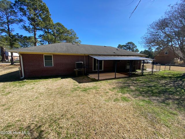 102 Colonial Street, Beaufort, NC 28516