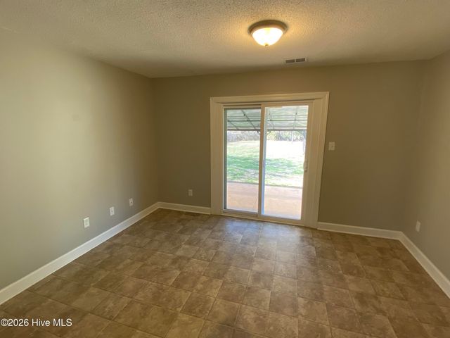 102 Colonial Street, Beaufort, NC 28516