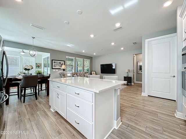 11012 TOWN VIEW Drive, Jacksonville, FL 32256