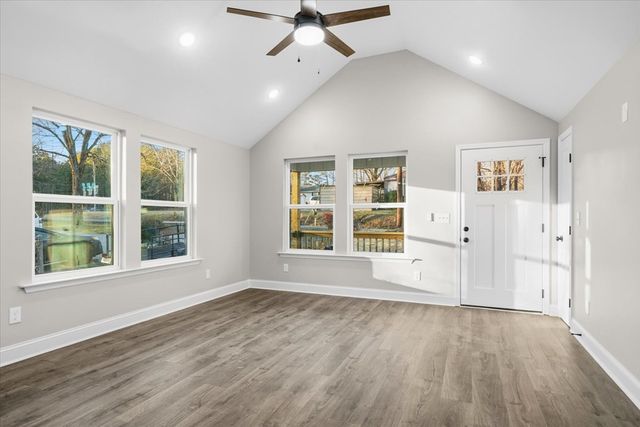 112 Robinhood Dr, Dalton, GA 30721