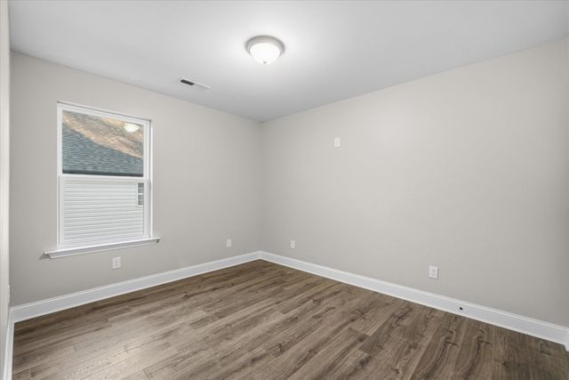 112 Robinhood Dr, Dalton, GA 30721