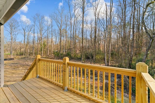 112 Robinhood Dr, Dalton, GA 30721