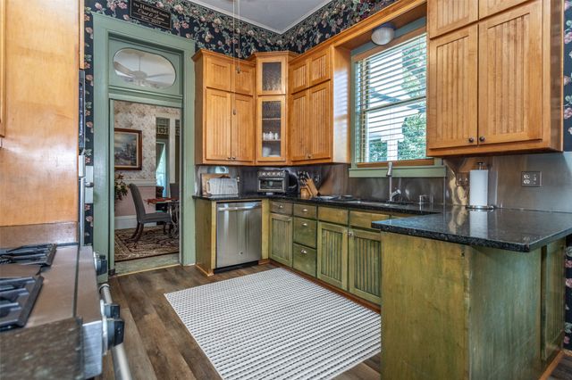 319 S Denton Street, Gainesville, TX 76240