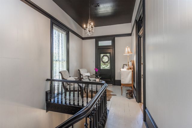 319 S Denton Street, Gainesville, TX 76240