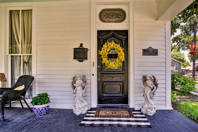 319 S Denton Street, Gainesville, TX 76240