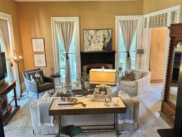 319 S Denton Street, Gainesville, TX 76240