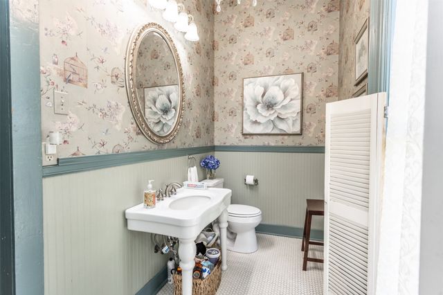 319 S Denton Street, Gainesville, TX 76240