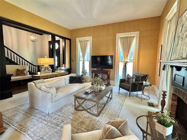 319 S Denton Street, Gainesville, TX 76240