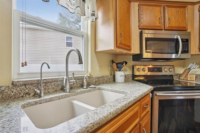 1833 W SCHWARTZ BOULEVARD, The Villages, FL 32159