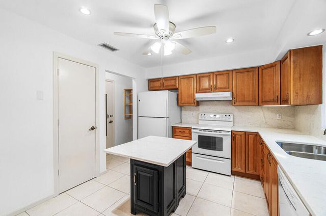 10120 Eaglewood Terrace B, Boynton Beach, FL 33436