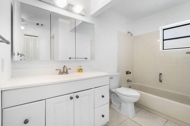 10120 Eaglewood Terrace B, Boynton Beach, FL 33436