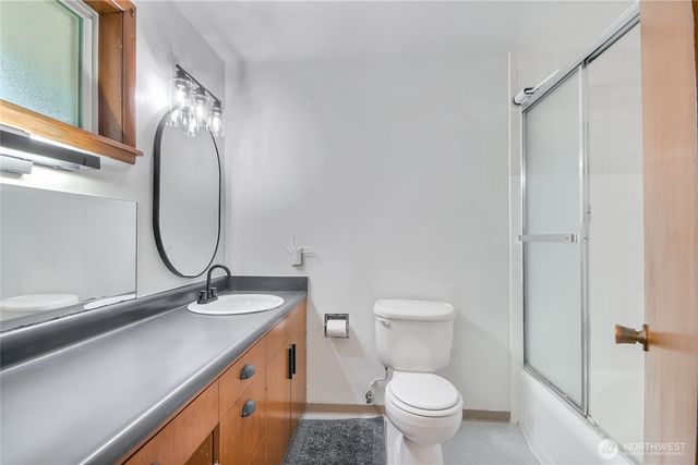 6902 Mount Tacoma Drive SW, Lakewood, WA 98499