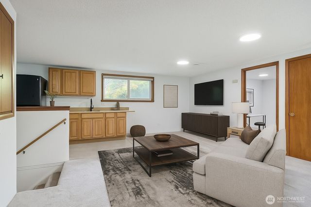 6902 Mount Tacoma Drive SW, Lakewood, WA 98499