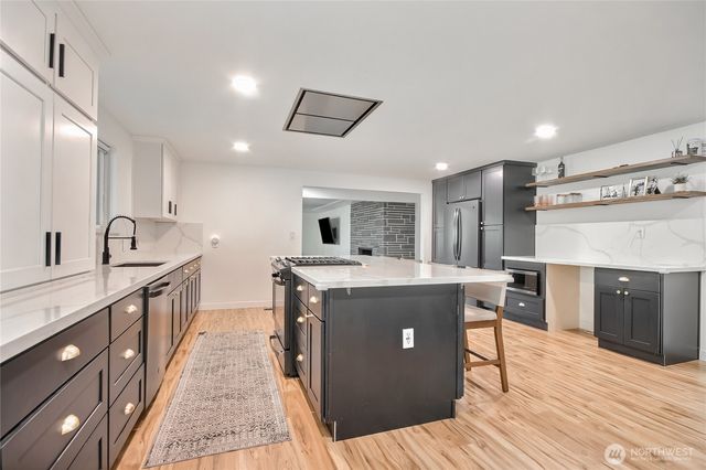 6902 Mount Tacoma Drive SW, Lakewood, WA 98499