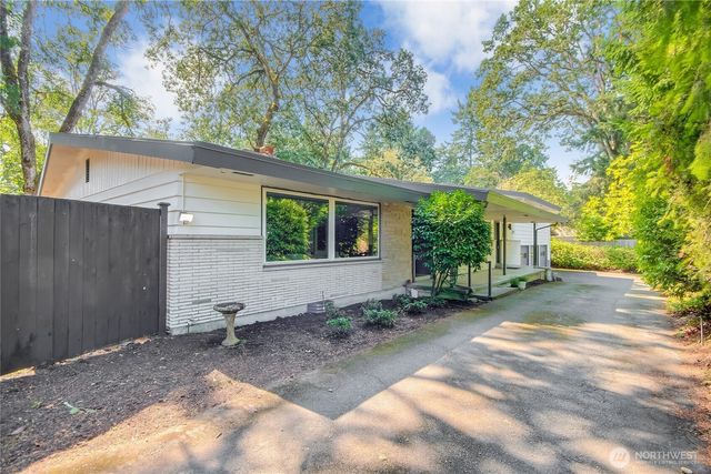 6902 Mount Tacoma Drive SW, Lakewood, WA 98499