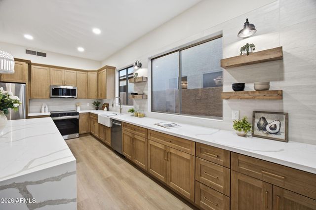 1645 E ORANGEWOOD Street, Gilbert, AZ 85296