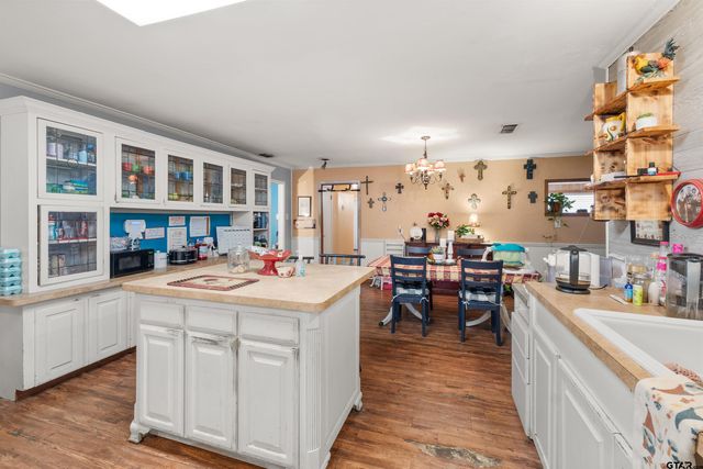 2510 Wychelm Dr, Kilgore, TX 75662