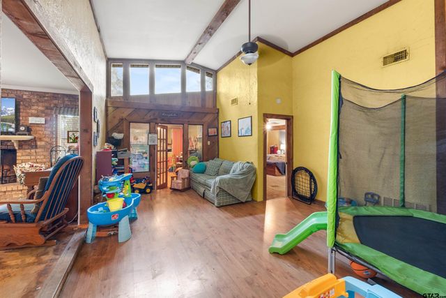 2510 Wychelm Dr, Kilgore, TX 75662