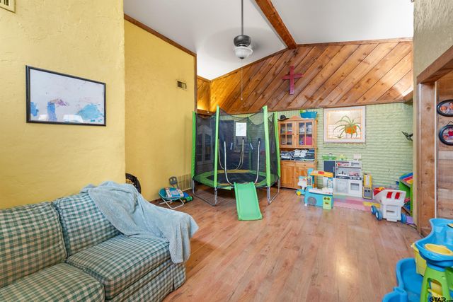 2510 Wychelm Dr, Kilgore, TX 75662