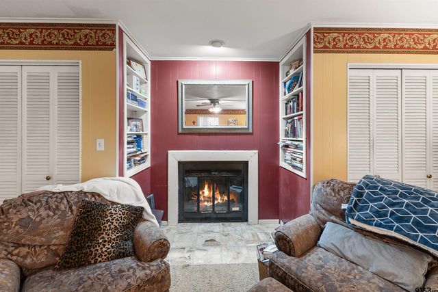 2510 Wychelm Dr, Kilgore, TX 75662