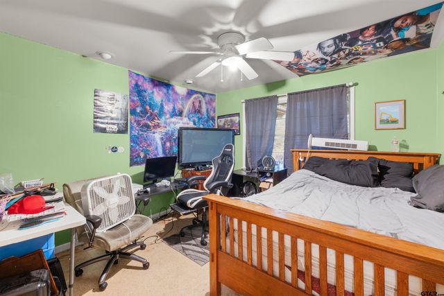 2510 Wychelm Dr, Kilgore, TX 75662