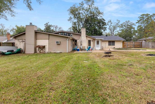 2510 Wychelm Dr, Kilgore, TX 75662