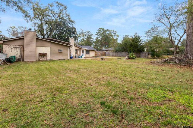 2510 Wychelm Dr, Kilgore, TX 75662