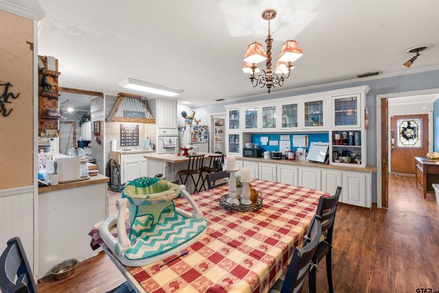 2510 Wychelm Dr, Kilgore, TX 75662