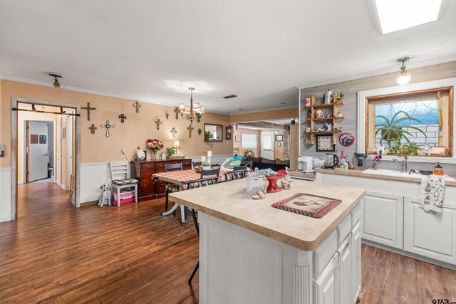 2510 Wychelm Dr, Kilgore, TX 75662