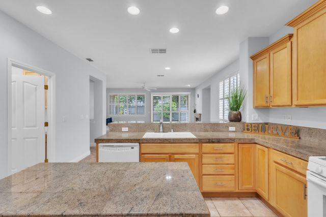 2260 Ryedale Ln, Sacramento, CA 95835